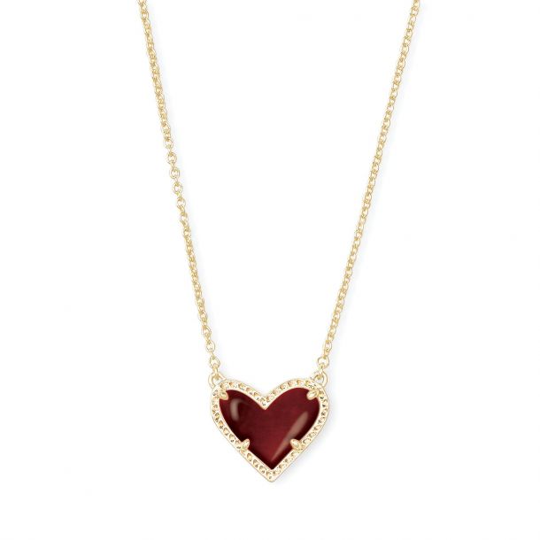 KENDRA SCOTT ARI HEART MAROON JADE GOLD NECKLACE